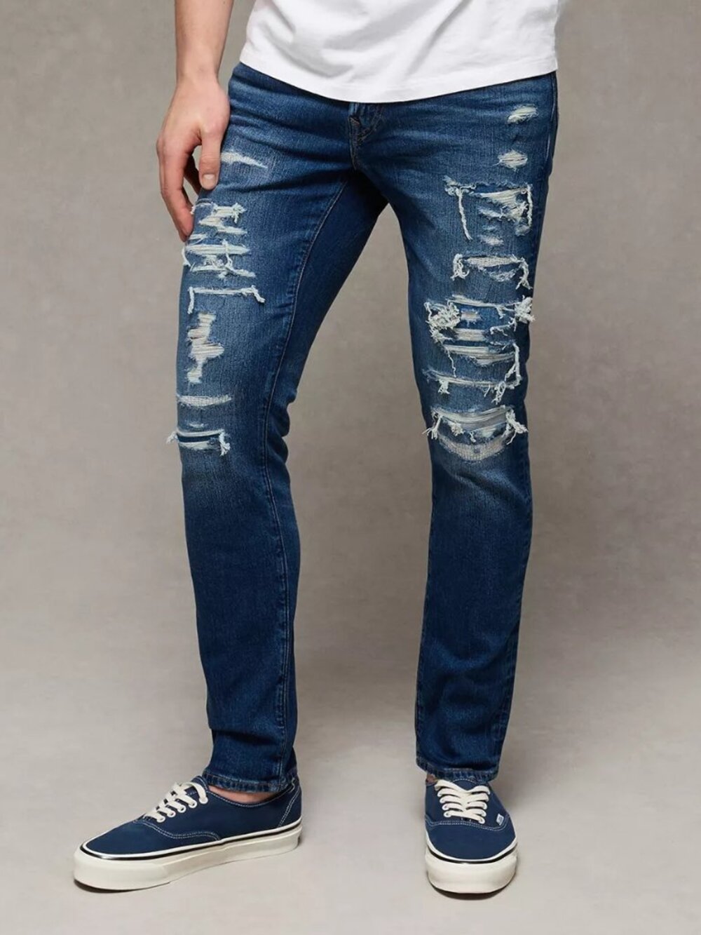 AMERICAN EAGLE AirFlex+ Athletic Skinny Destroyed Patched Jeans 31 x 32 NEW